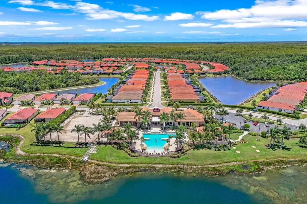 1141 Antaras Court N Naples FL 34113