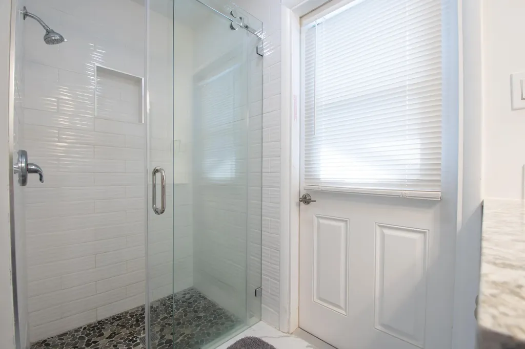 19 E Pelican Street Naples FL 34113