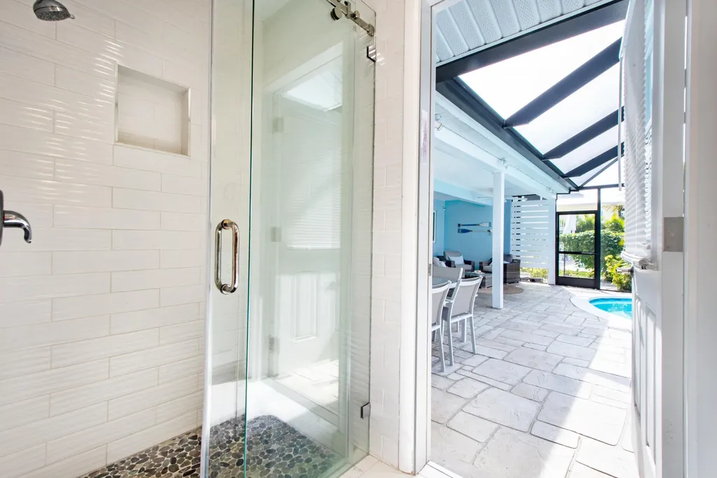 19 E Pelican Street Naples FL 34113