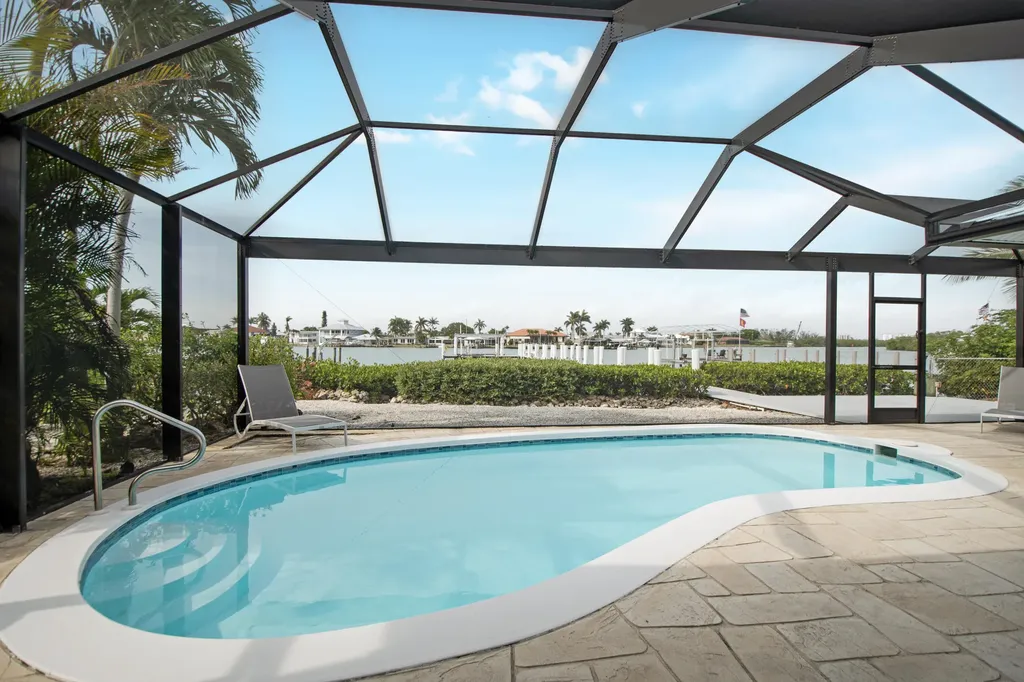 19 E Pelican Street Naples FL 34113