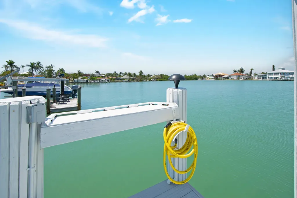 19 E Pelican Street Naples FL 34113