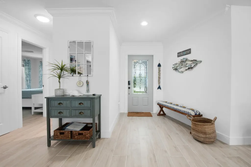 19 E Pelican Street Naples FL 34113