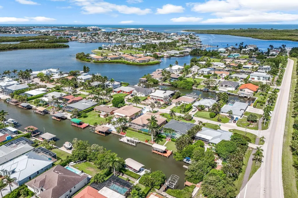 401 Panay Avenue Naples FL 34113