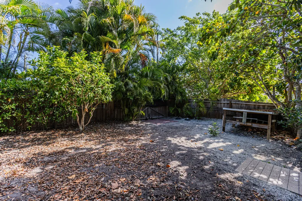 401 Panay Avenue Naples FL 34113