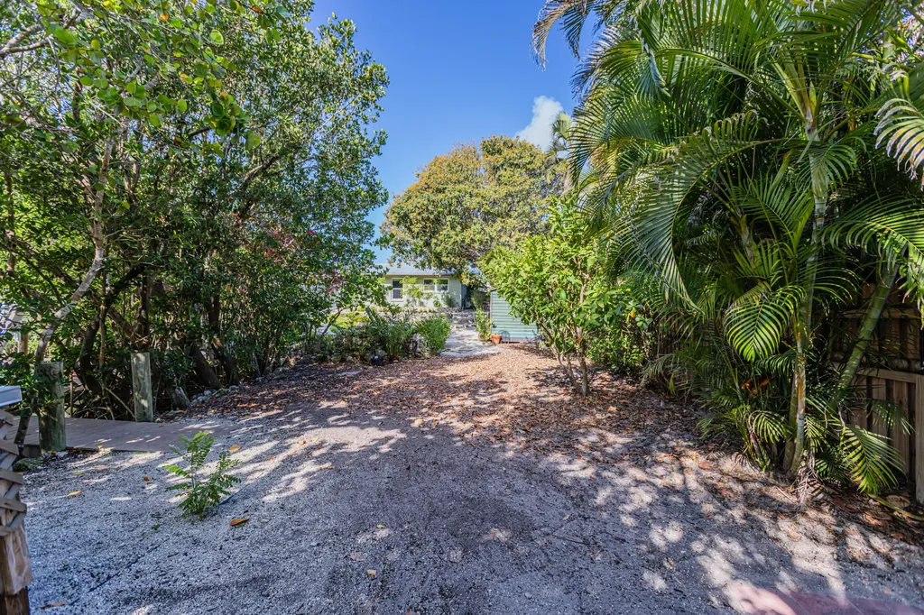 401 Panay Avenue Naples FL 34113