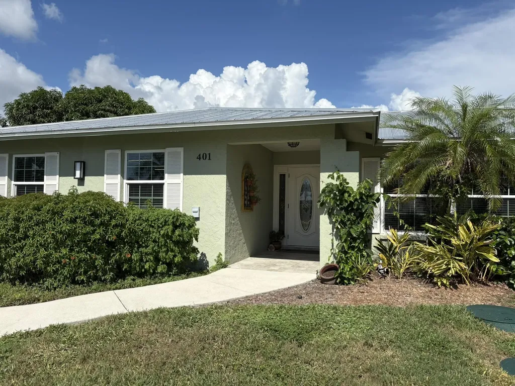 401 Panay Avenue Naples FL 34113