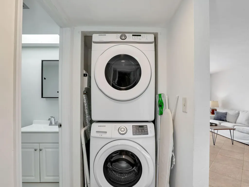 1004 Manatee Road Naples FL 34114