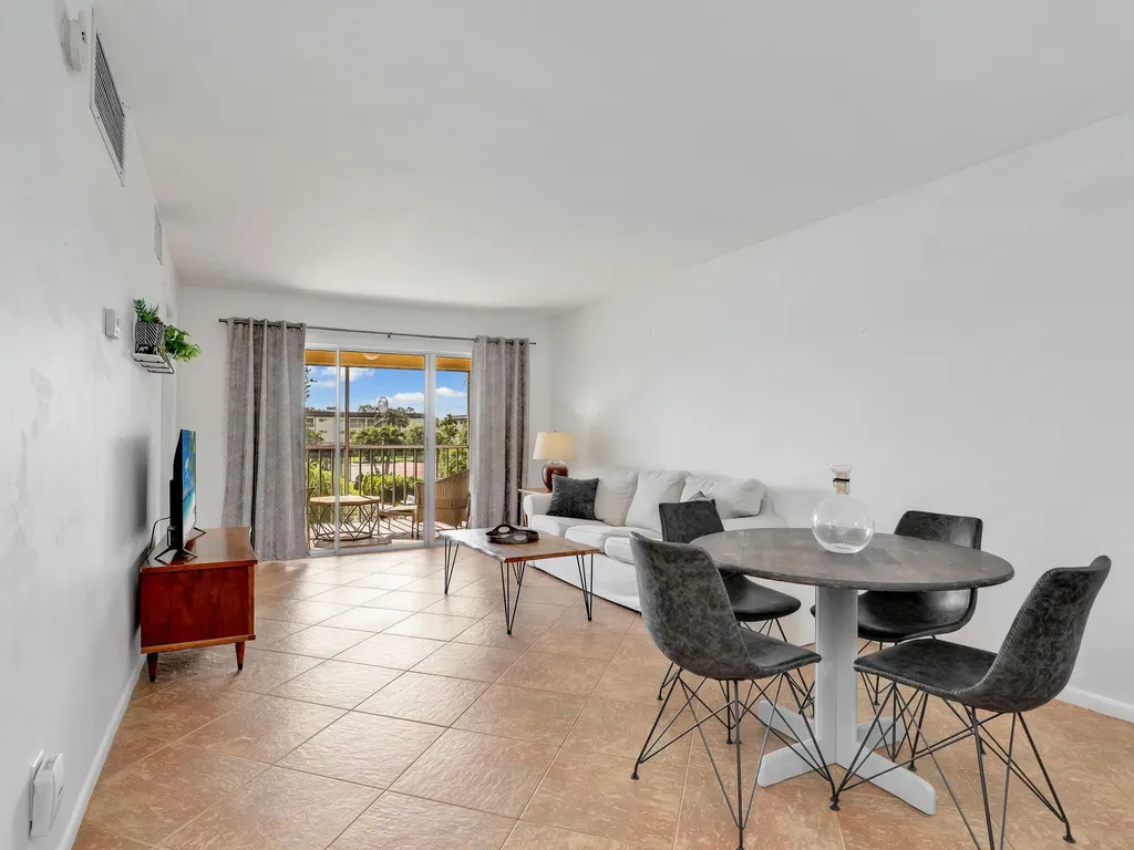 1004 Manatee Road Naples FL 34114