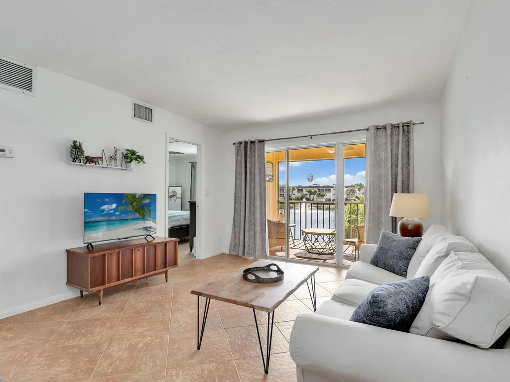 1004 Manatee Road Naples FL 34114