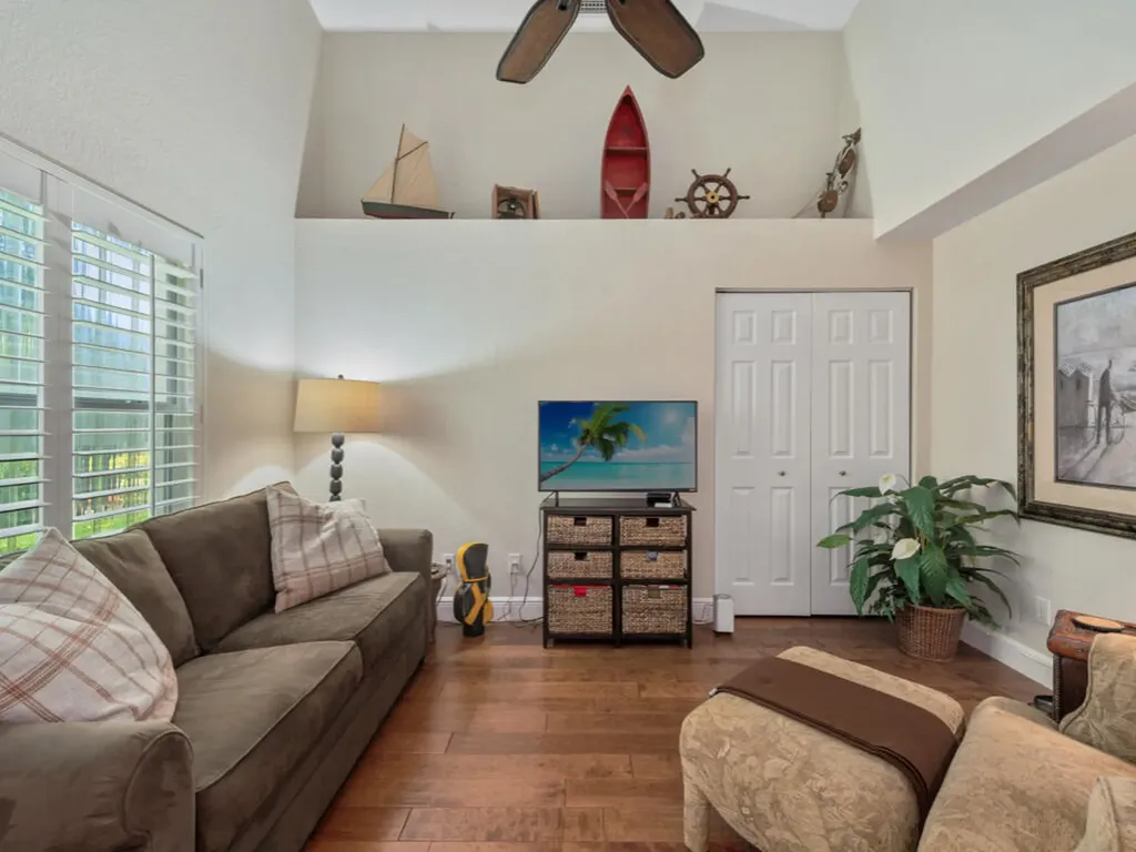 5807 Greenwood Circle Naples FL 34112