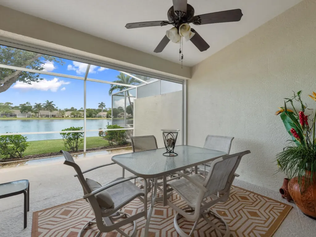 5807 Greenwood Circle Naples FL 34112