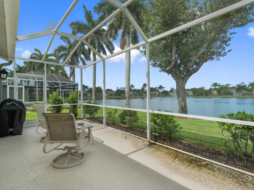 5807 Greenwood Circle Naples FL 34112