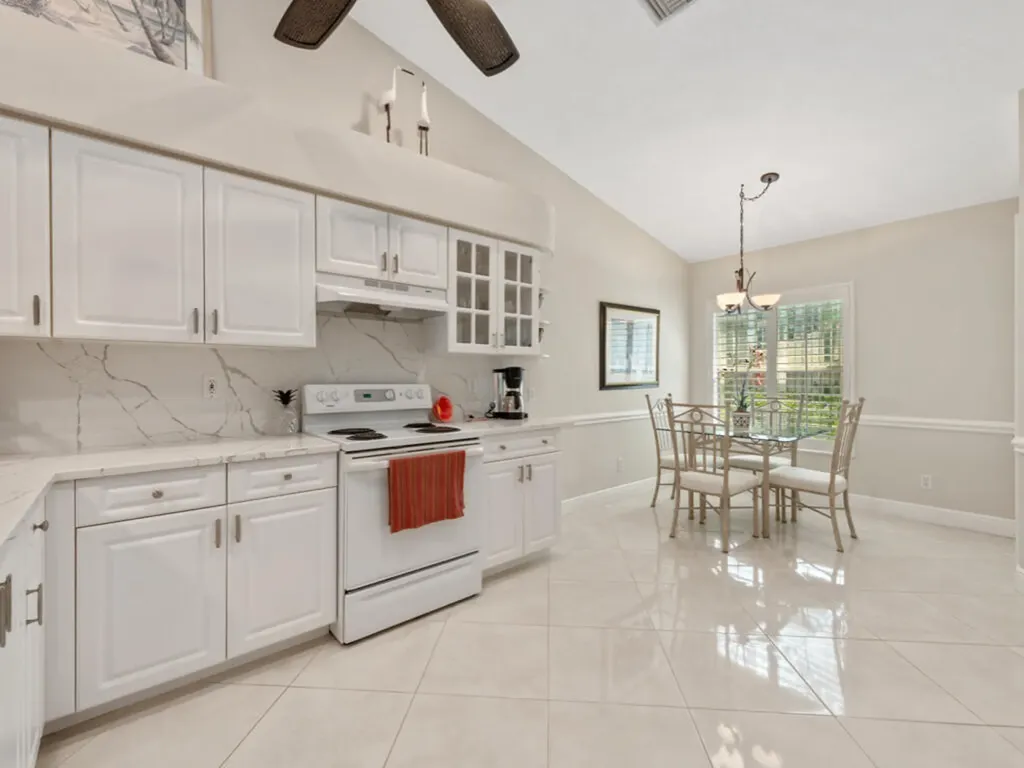 5807 Greenwood Circle Naples FL 34112