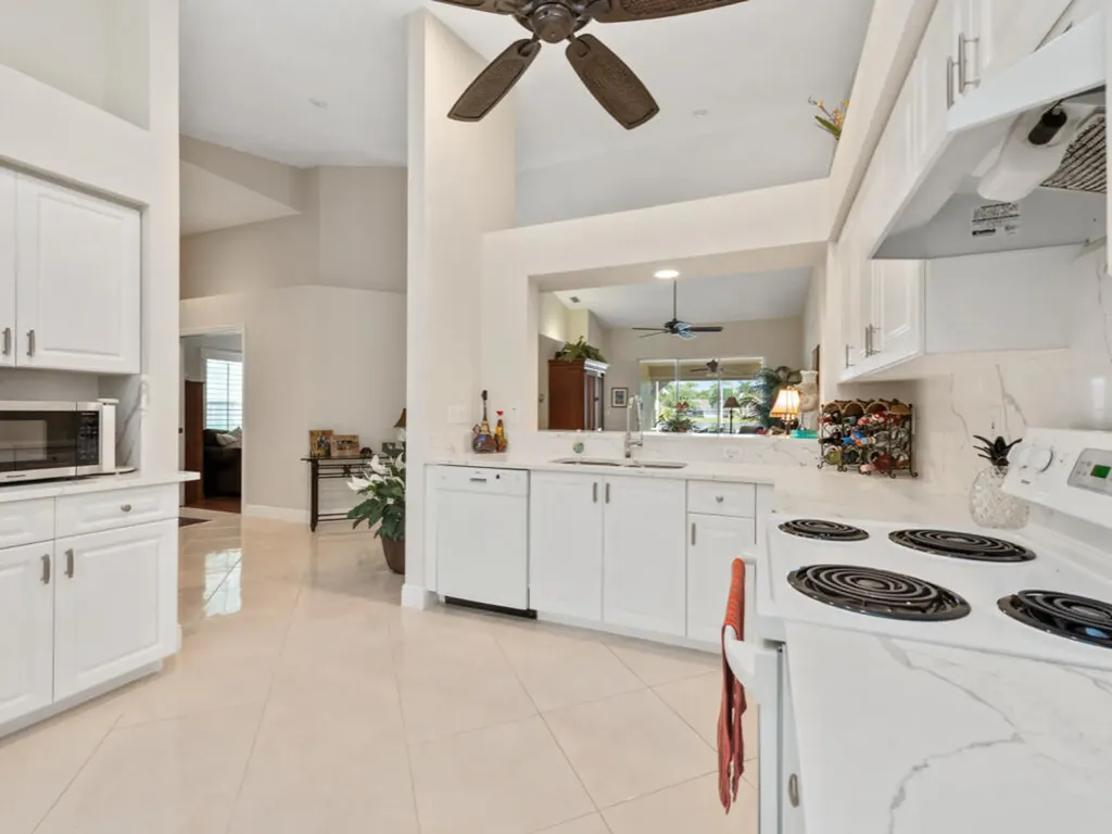 5807 Greenwood Circle Naples FL 34112