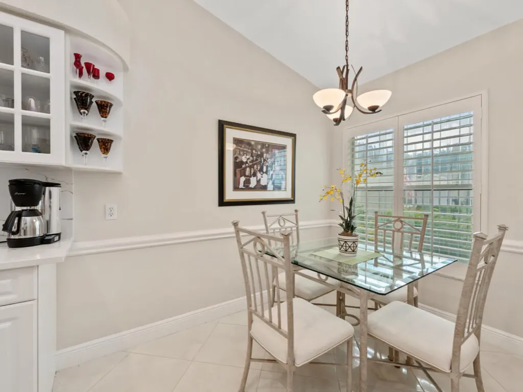 5807 Greenwood Circle Naples FL 34112