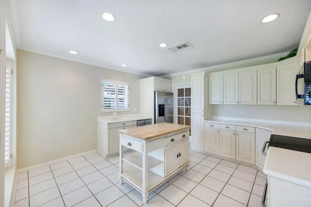 1268 Laurel Court Marco Island FL 34145