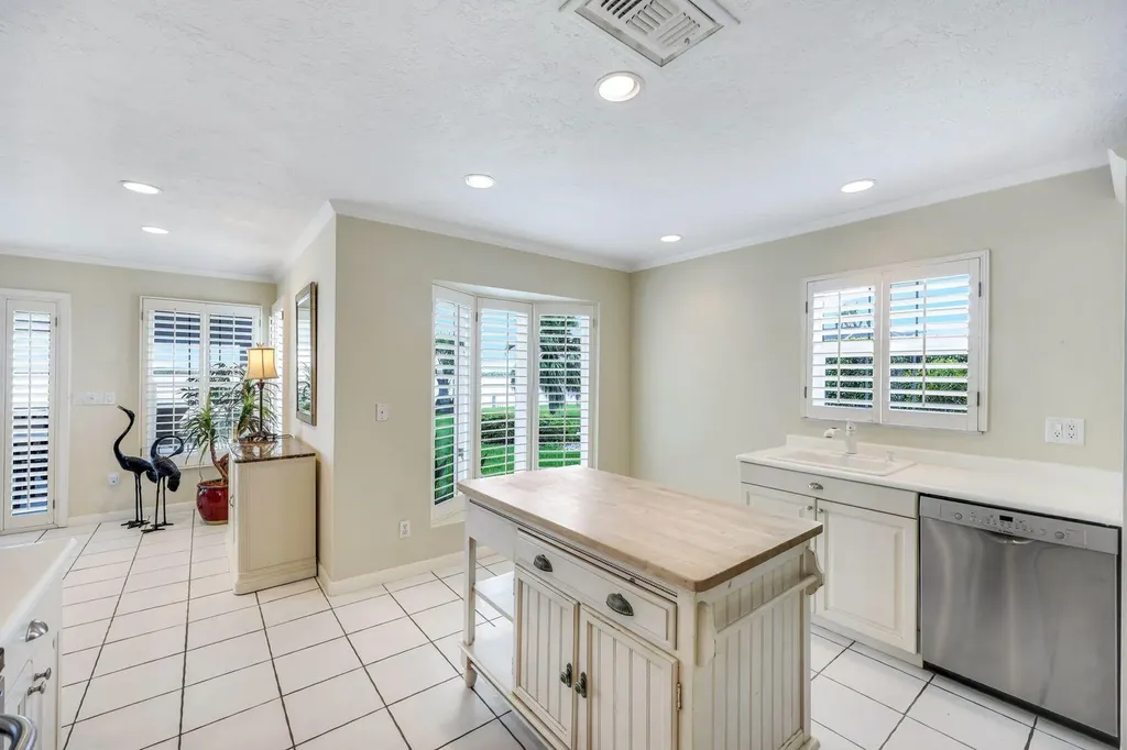 1268 Laurel Court Marco Island FL 34145