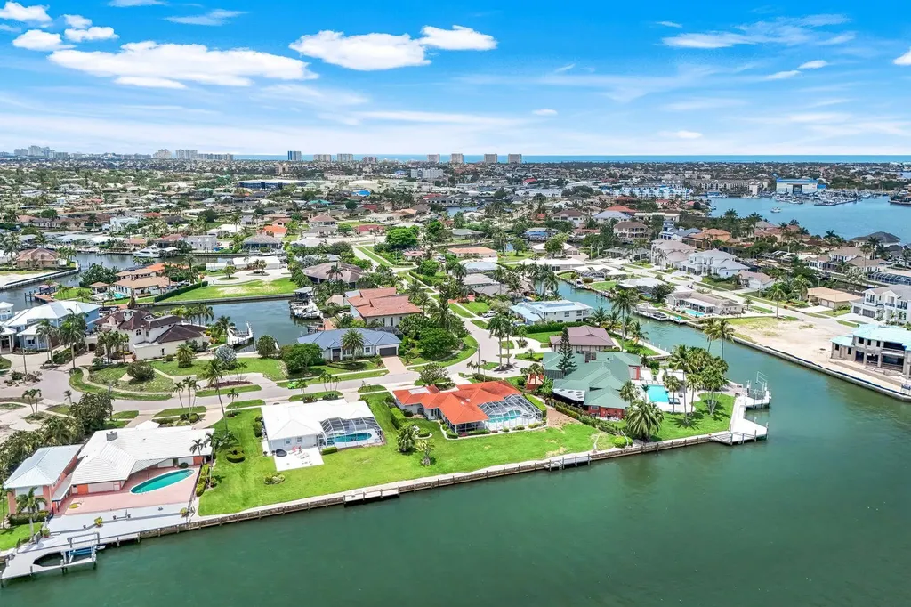 1268 Laurel Court Marco Island FL 34145