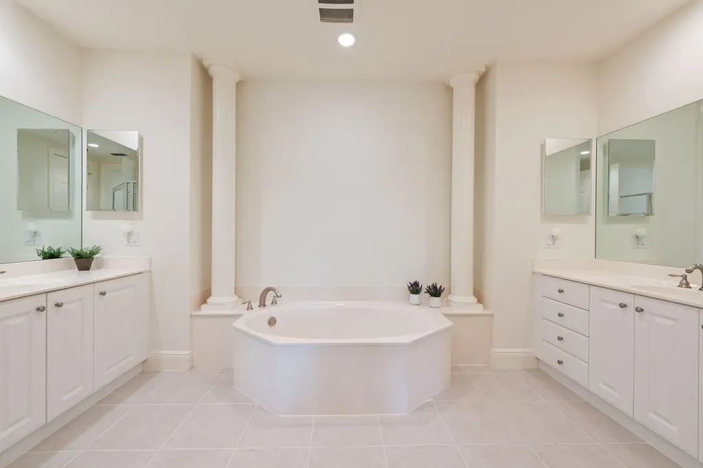 9223 Corfu Court Naples FL 34114