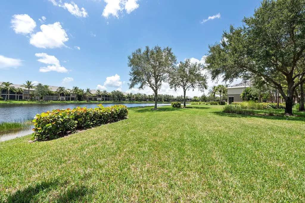 9223 Corfu Court Naples FL 34114