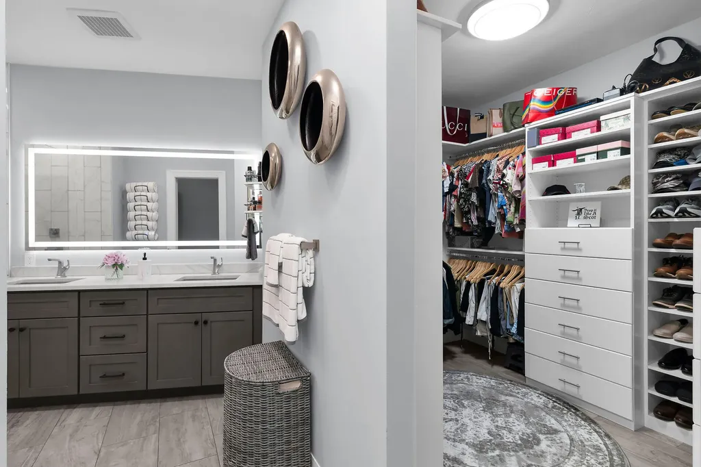 123 Newport Drive Naples FL 34114