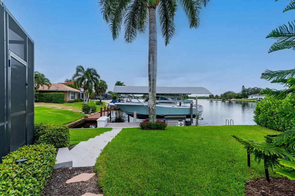 123 Newport Drive Naples FL 34114