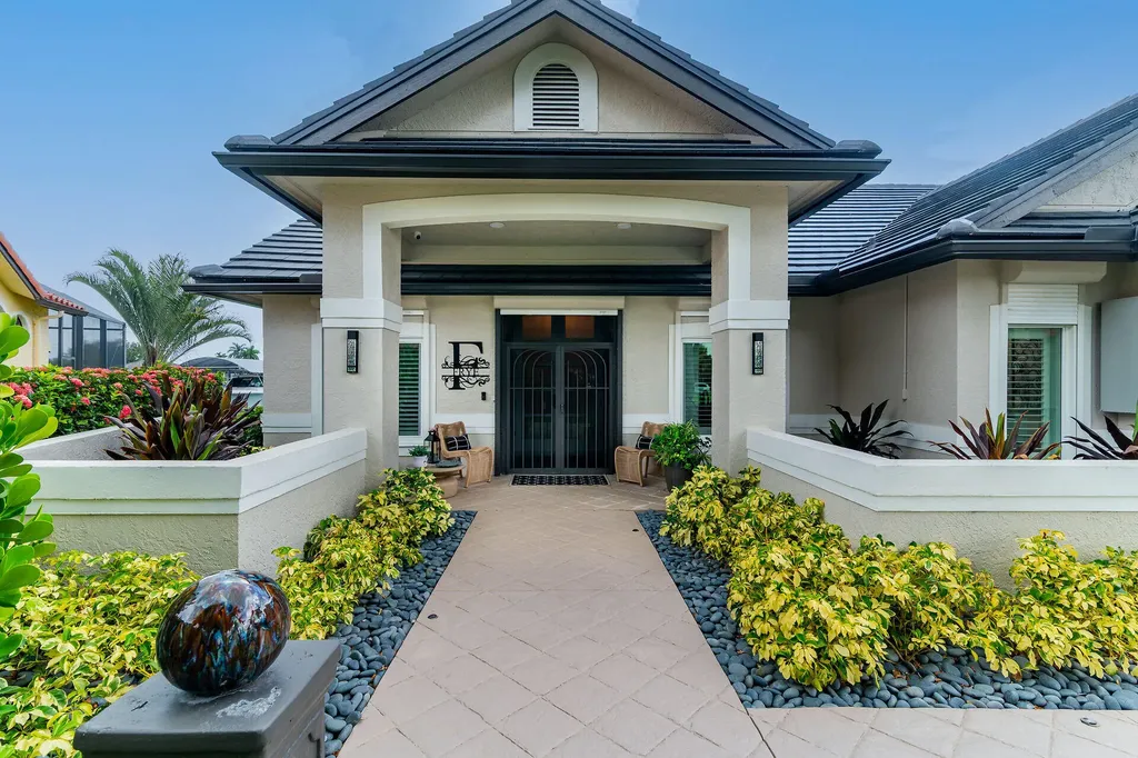 123 Newport Drive Naples FL 34114