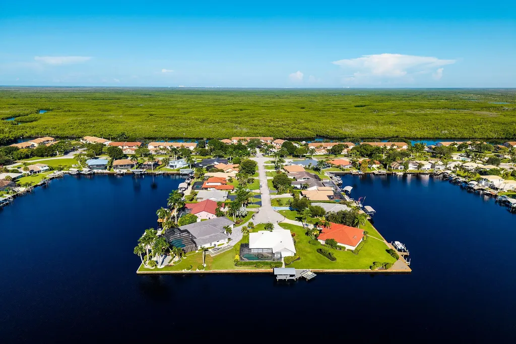 123 Newport Drive Naples FL 34114