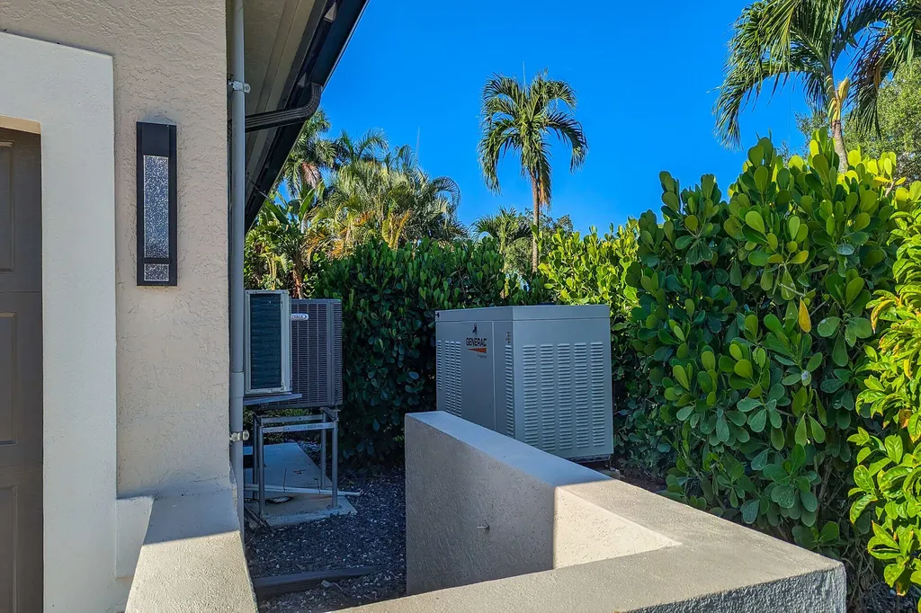 123 Newport Drive Naples FL 34114