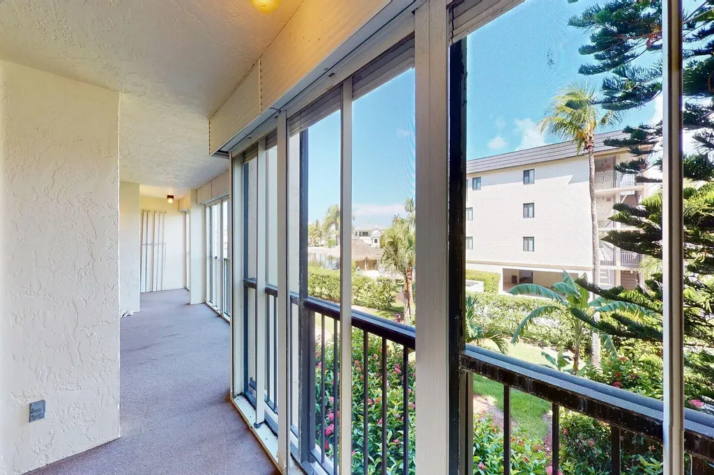 838 W Elkcam Circle Marco Island FL 34145