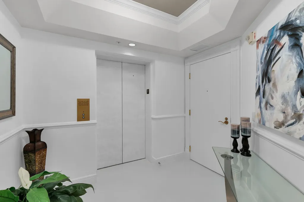 1060 Borghese Lane Naples FL 34114