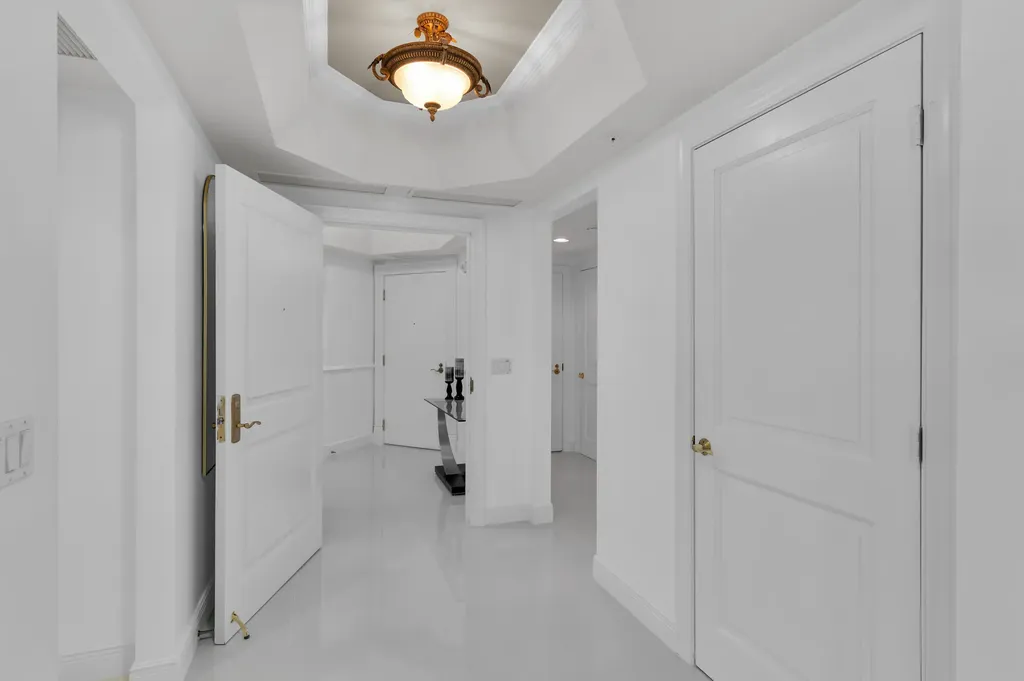 1060 Borghese Lane Naples FL 34114