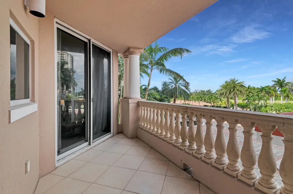 1060 Borghese Lane Naples FL 34114