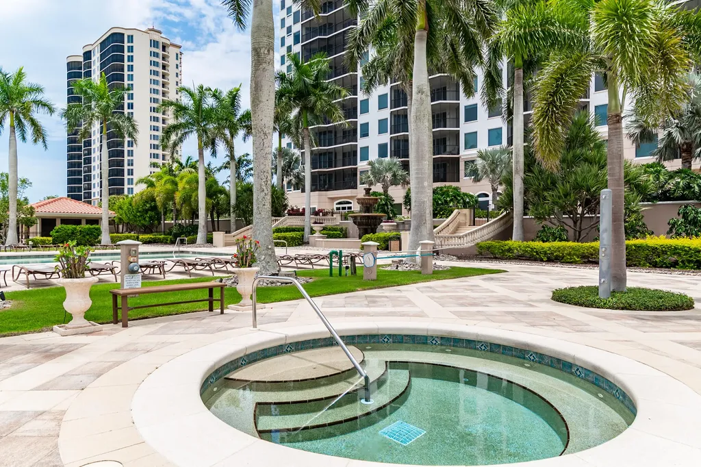 1060 Borghese Lane Naples FL 34114