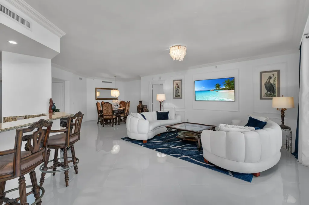 1060 Borghese Lane Naples FL 34114