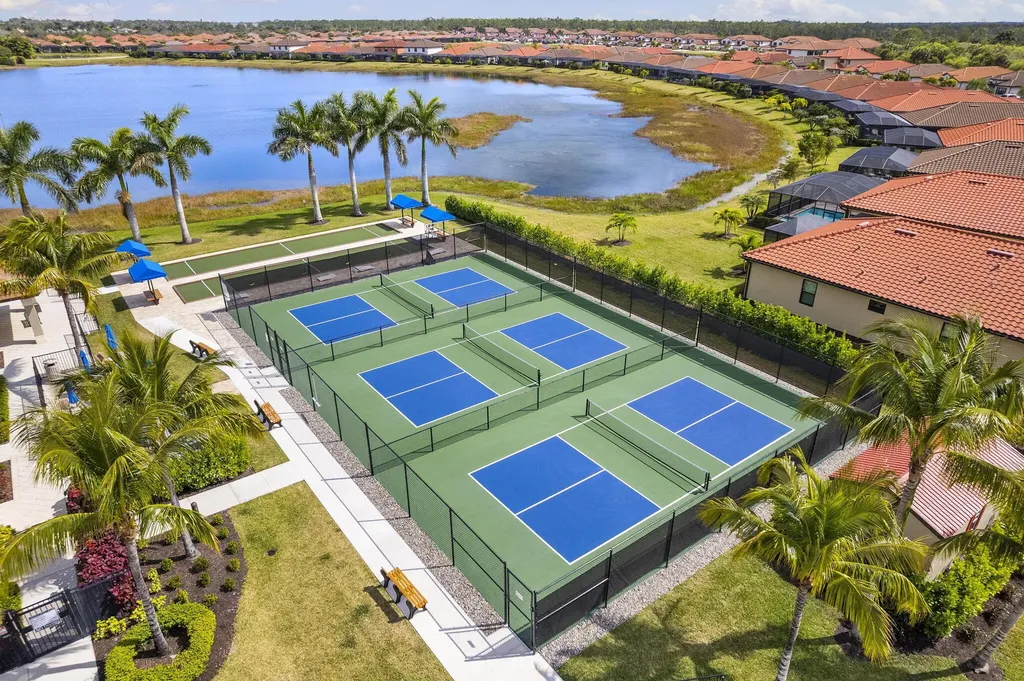 1570 Oceania Drive Naples FL 34113