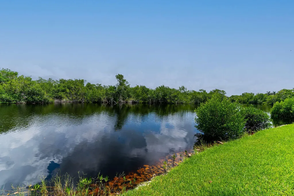 1385 Mainsail Drive Naples FL 34114