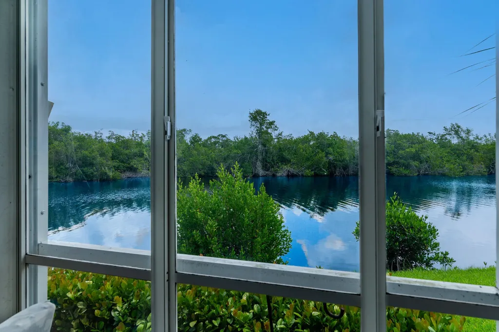 1385 Mainsail Drive Naples FL 34114