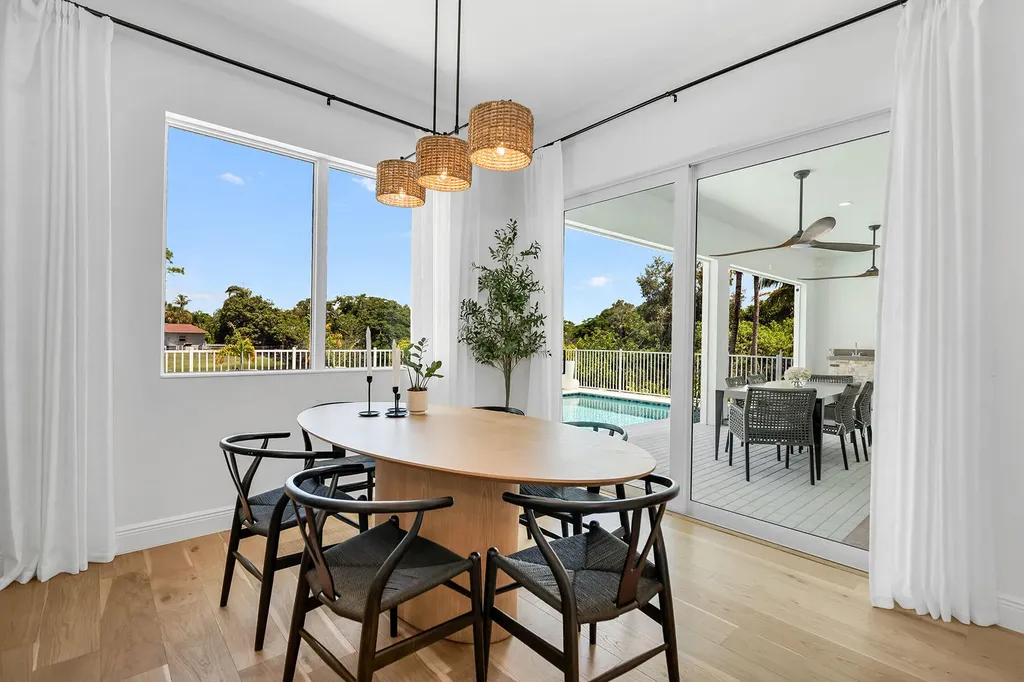 4584 W Alhambra Circle Naples FL 34103