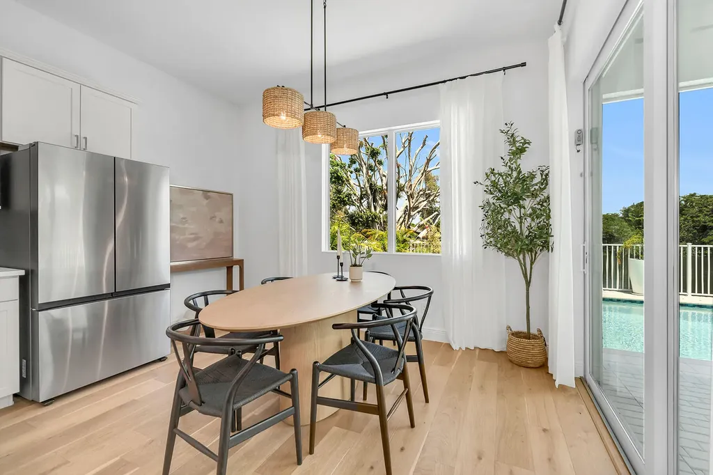 4584 W Alhambra Circle Naples FL 34103