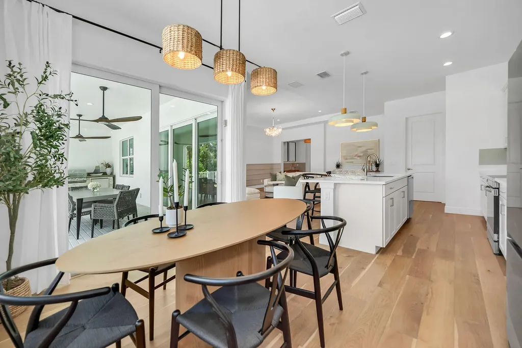 4584 W Alhambra Circle Naples FL 34103