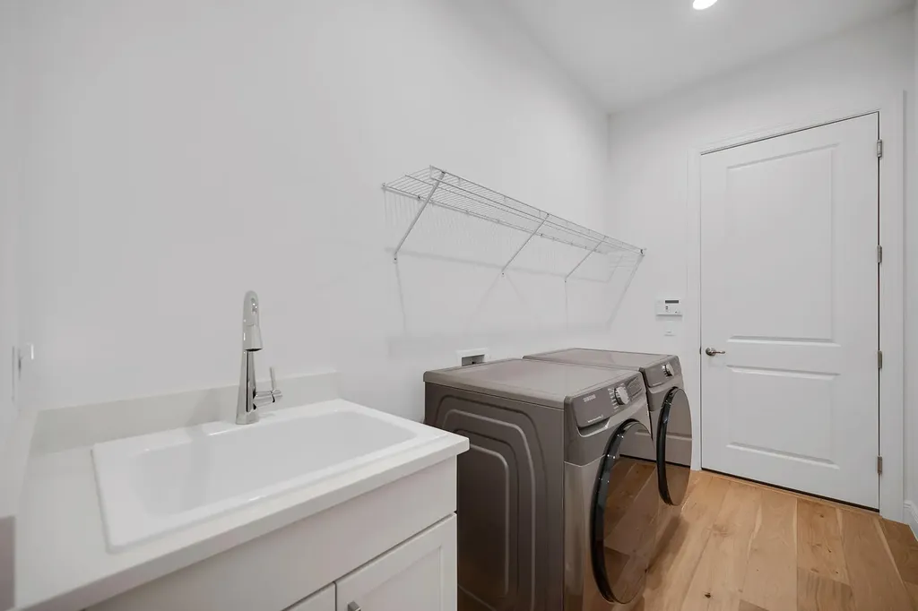 4584 W Alhambra Circle Naples FL 34103