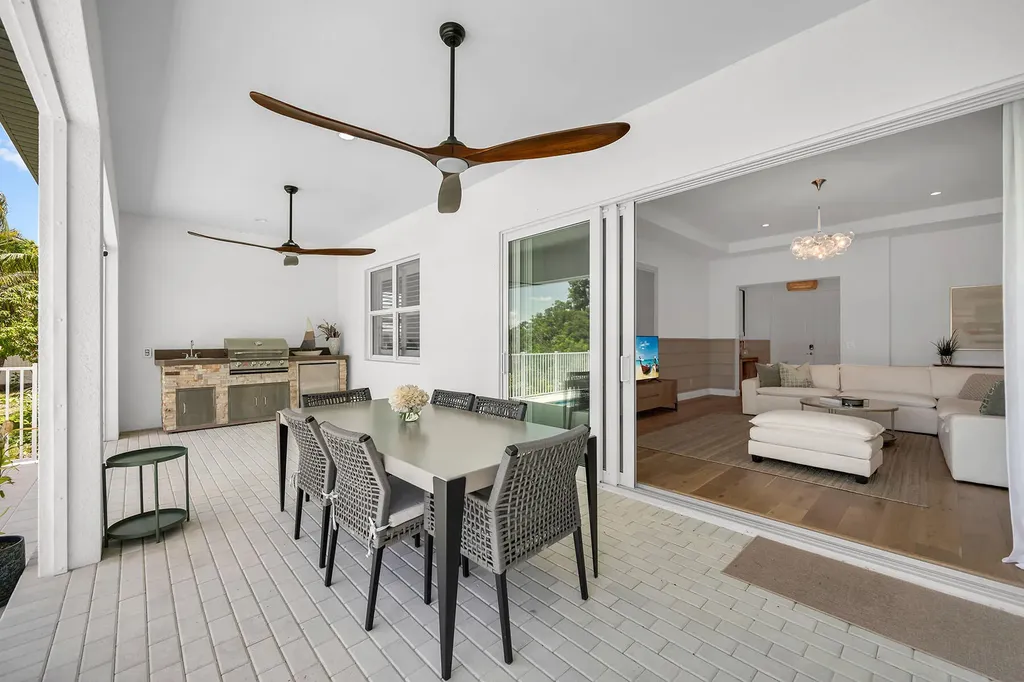 4584 W Alhambra Circle Naples FL 34103