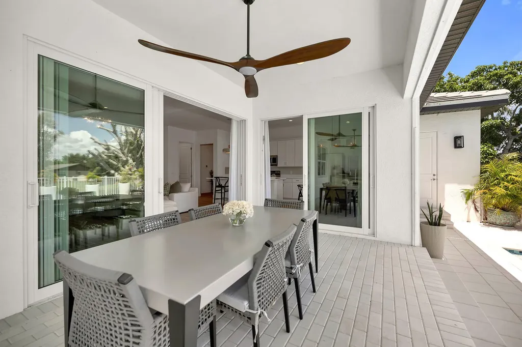 4584 W Alhambra Circle Naples FL 34103