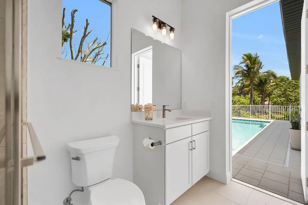 4584 W Alhambra Circle Naples FL 34103