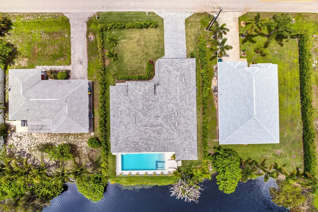 4584 W Alhambra Circle Naples FL 34103