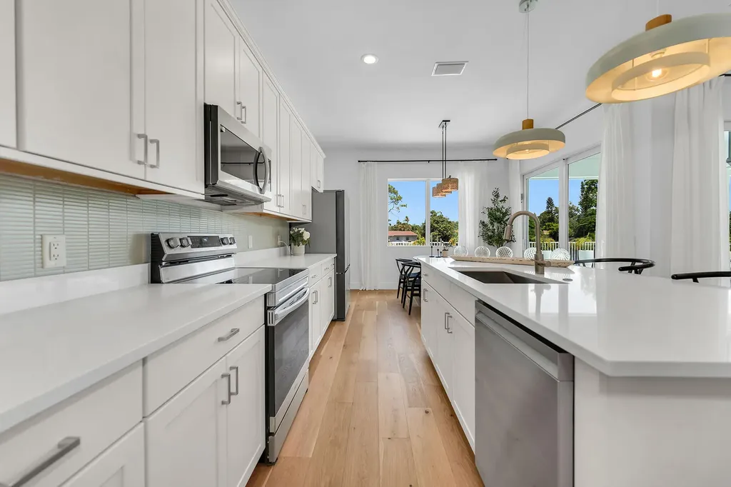 4584 W Alhambra Circle Naples FL 34103