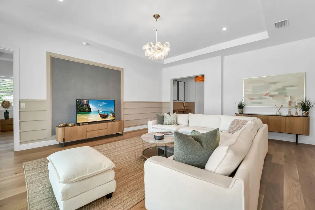 4584 W Alhambra Circle Naples FL 34103