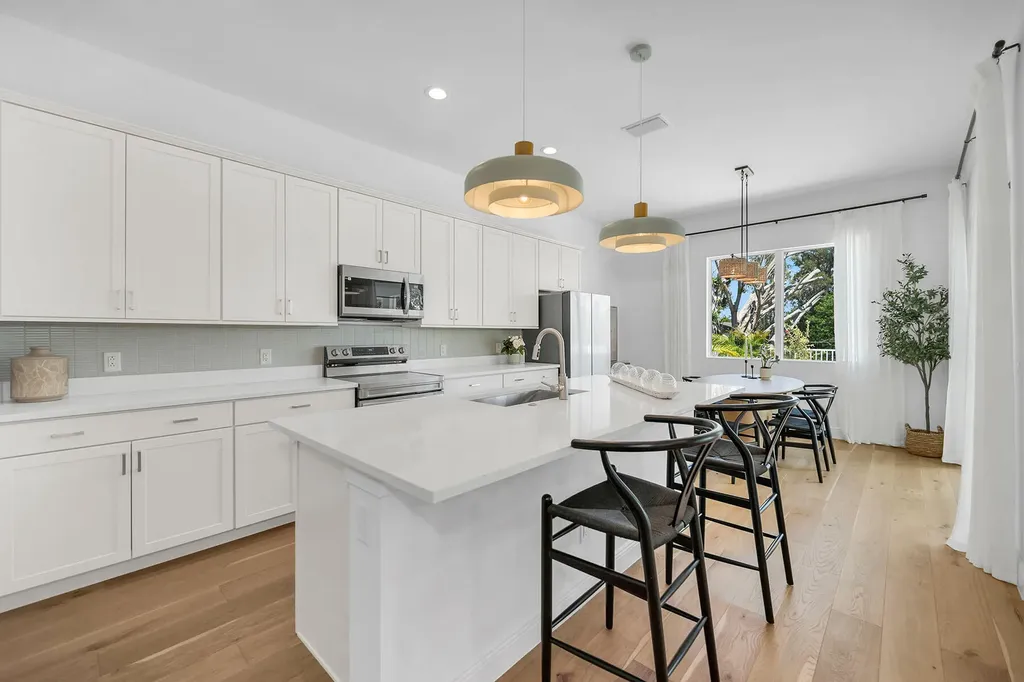 4584 W Alhambra Circle Naples FL 34103