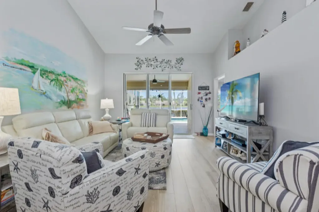 5803 Greenwood Circle Naples FL 34112